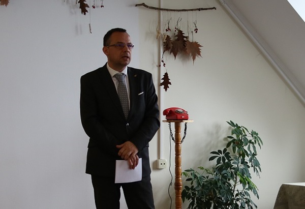 Dr. Simon Attila István, az SZGYF főigazgatója ünnepi beszédet mond