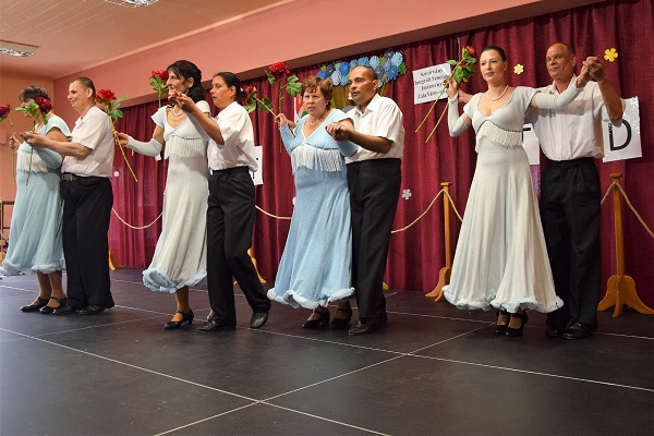 Vadrózsa tánccsoport, Kilátó Szolgáltató Központ Magyarszerdahely