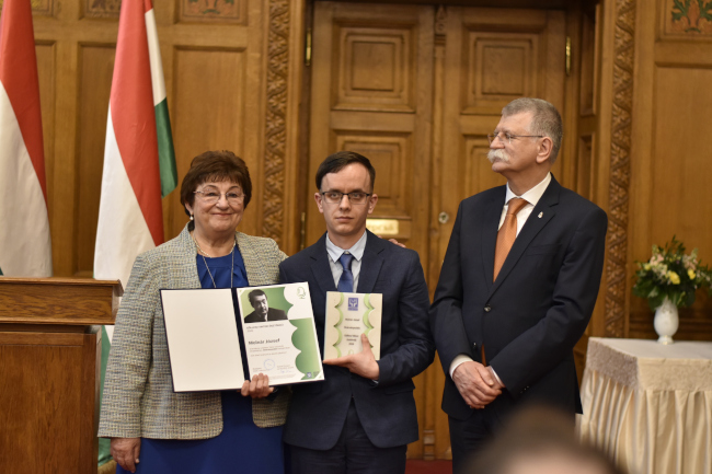 Gyene Piroska, Molnár József, és Kövér László a díjátadáson