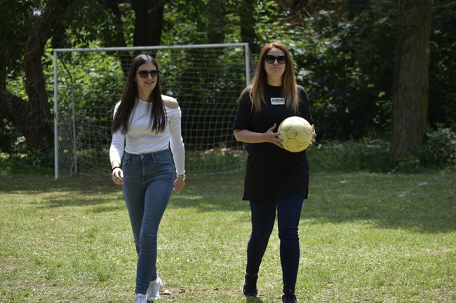 Gyurics Réka szociális referens és Vizlendvai-Balassa Evelin intézményvezető a rendezvényen